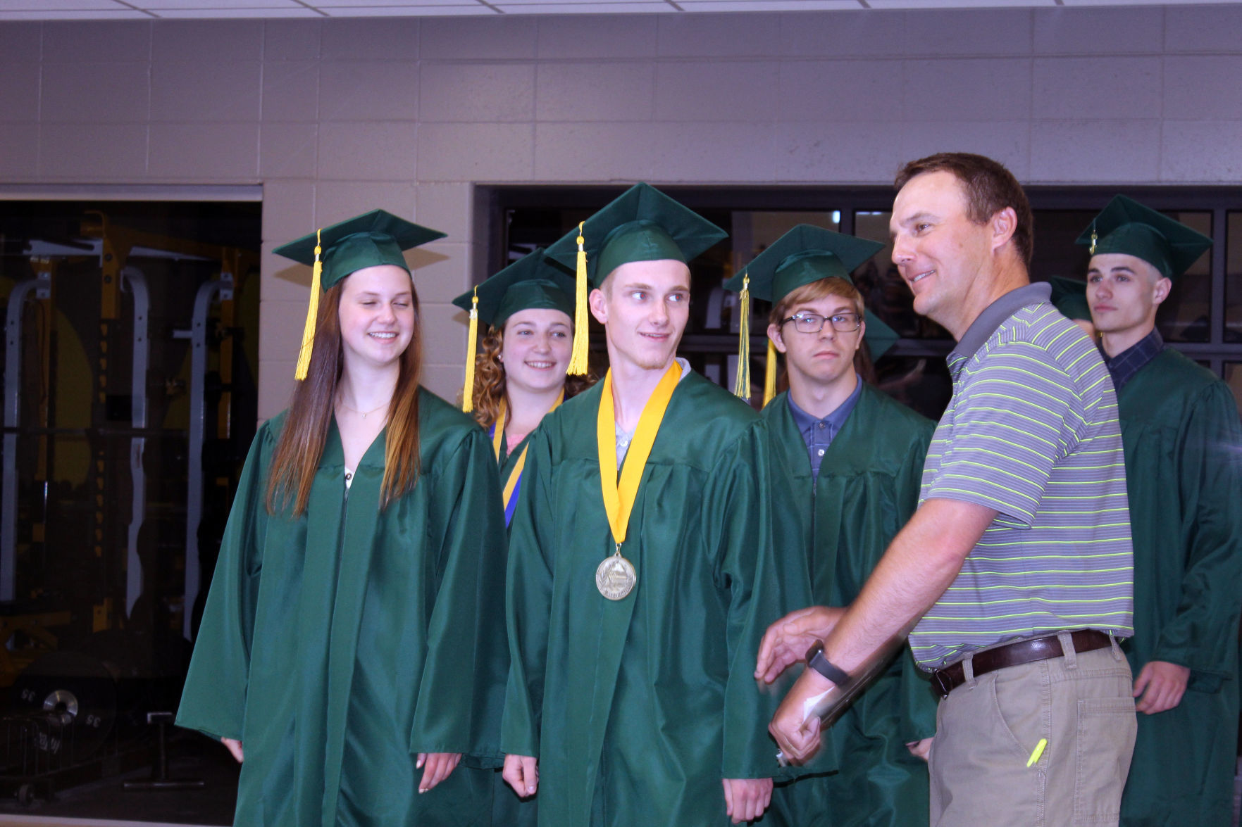 060219-ctzn-news-bd-grad011.jpg